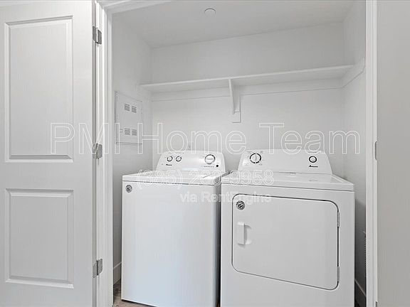 3rd image of 3378 Washington Blvd #302