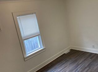 1226 S Broadway St, Green Bay, WI 54304