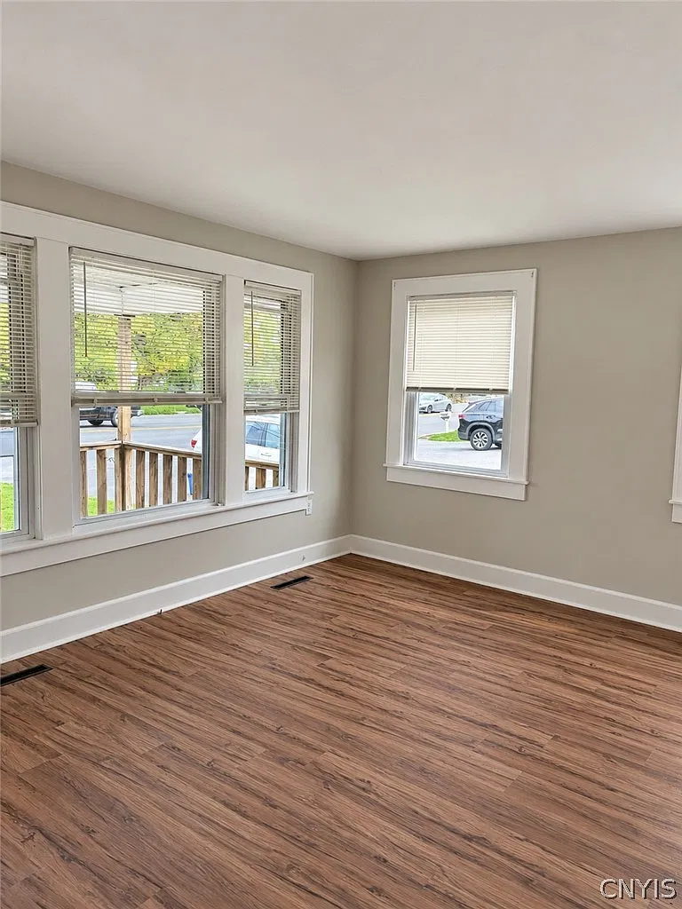 2 bed, 1.0 bath, 750 sqft, $1,600 — Photo 3