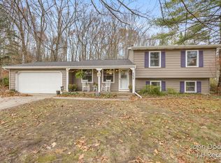 6039 Buttonwood Ct SE, Ada, MI 49301