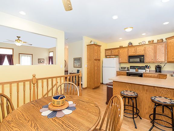 5th image of 928 Waterford Ct