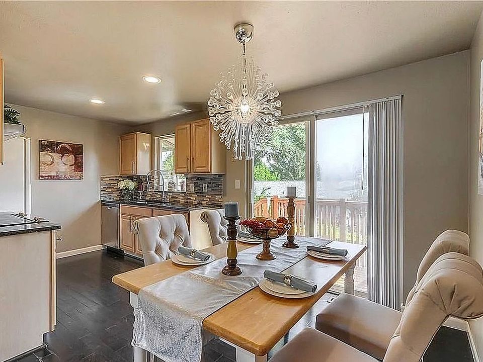 2nd image of 15809 NE 111th Ct