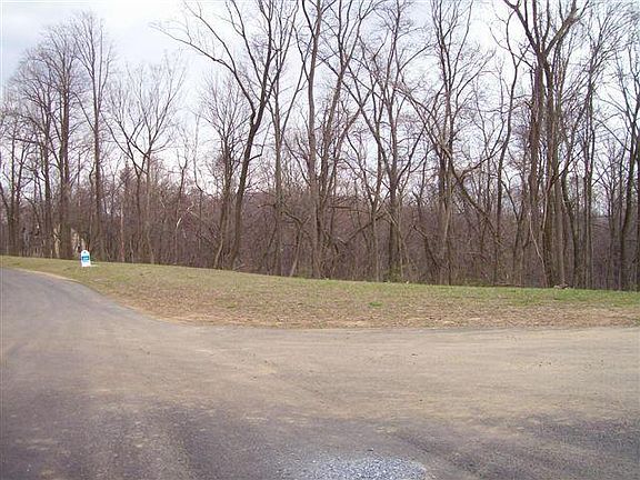 4th image of 17 Glenwood Dr