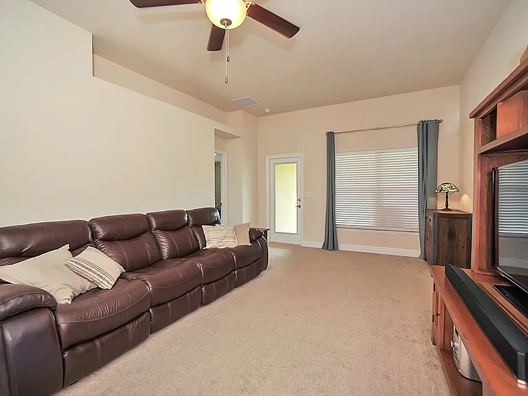 553 Hollow Glen Dr — Photo 12