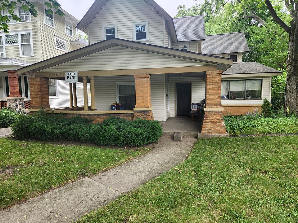 1st image of 1309 Lake Dr SE
