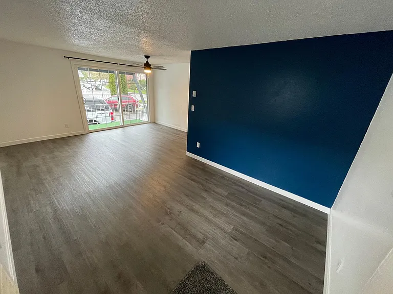 285 NW 16th St #2 — Photo 3