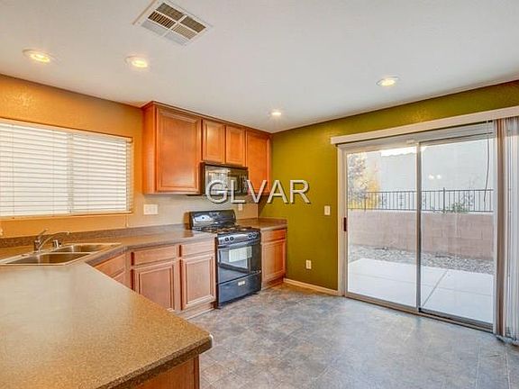4th image of 580 Primrose Hill Ave