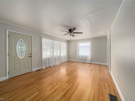 2nd image of 1565 Taft Ave