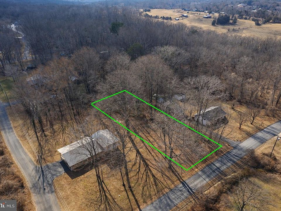 2nd image of 11828 Sinclair Ln