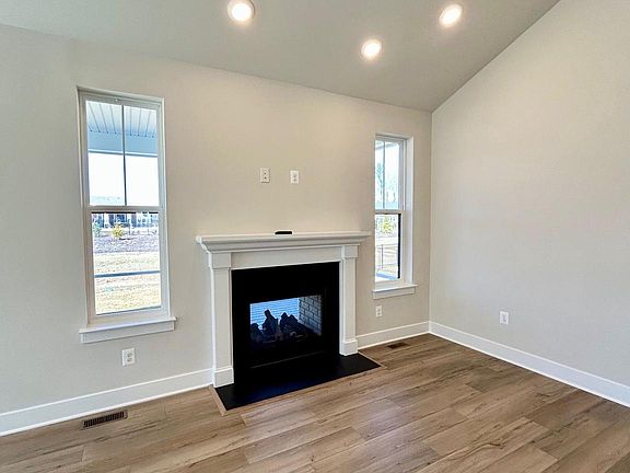 4th image of 35015 Black Walnut Dr