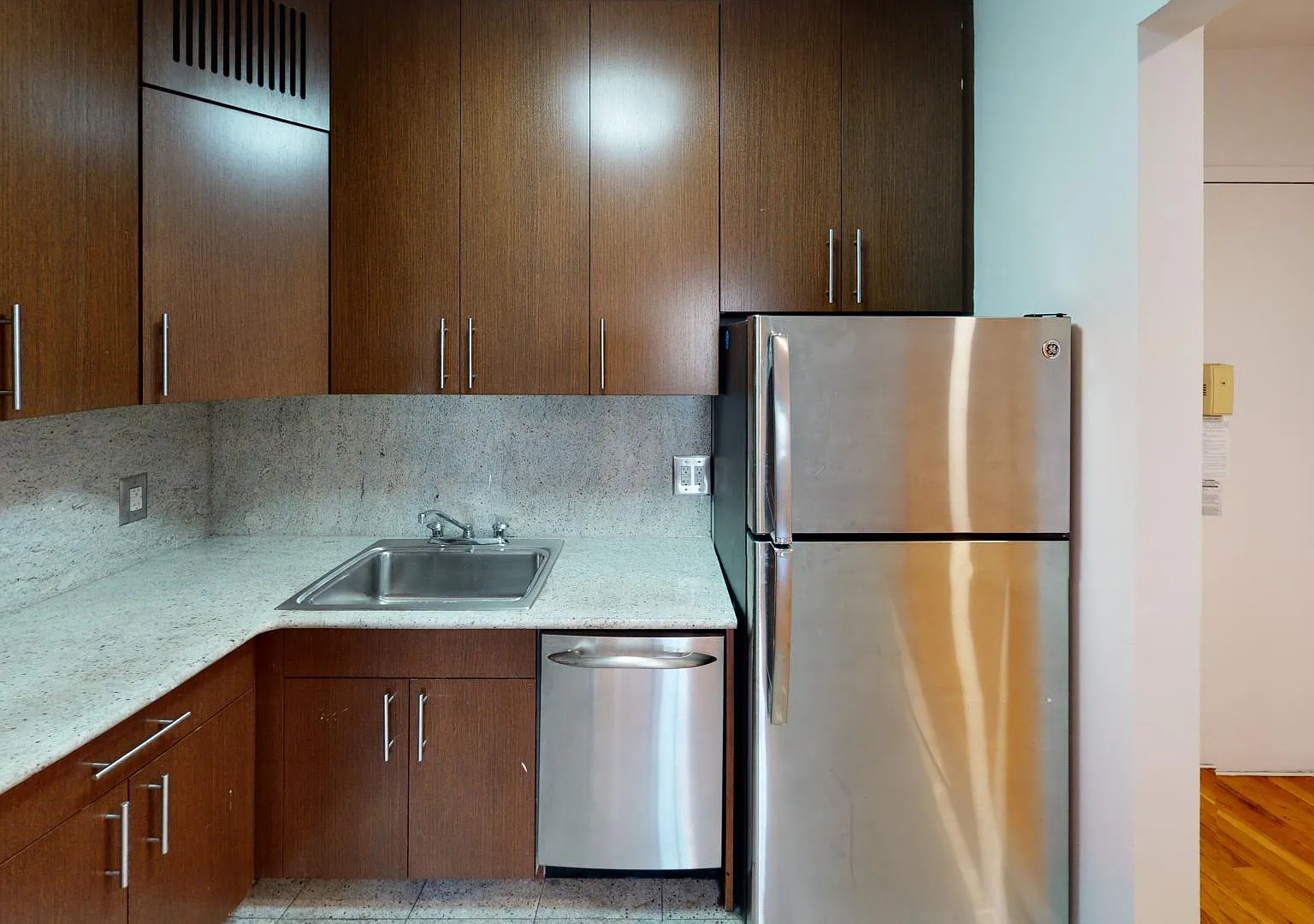 284 Mott Street — Photo 2