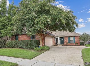 8672 Foxfield Dr, Baton Rouge, LA 70809