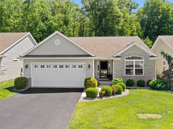8046 Timber Wood Ln, Temperance, MI 48182