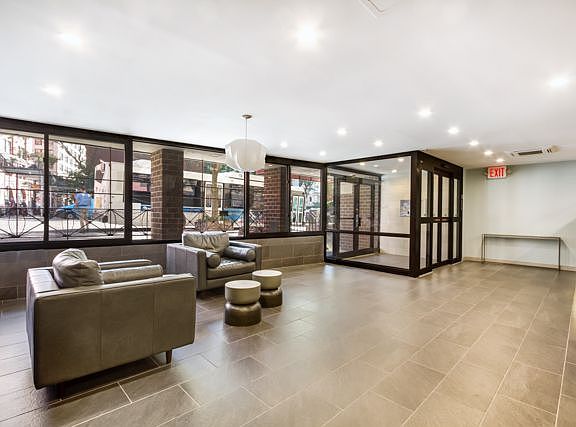 5th image of 650 Washington St #3A