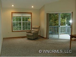 5th image of 218 Laurel Park Pl
