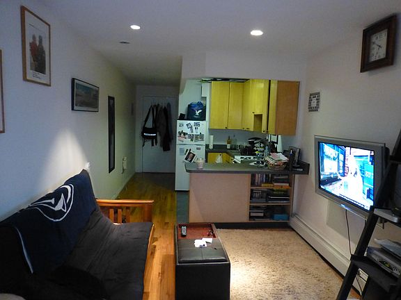 4th image of 530 W 47th St APT 3D