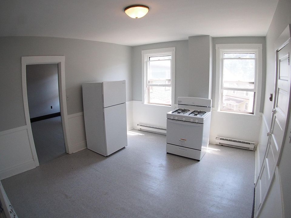 Kitchen updated with new flooring, new refrigerator.