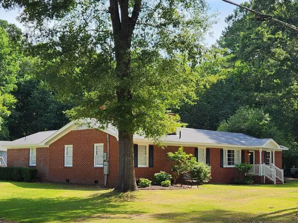 121 Old Moore Rd, Selma, NC 27576