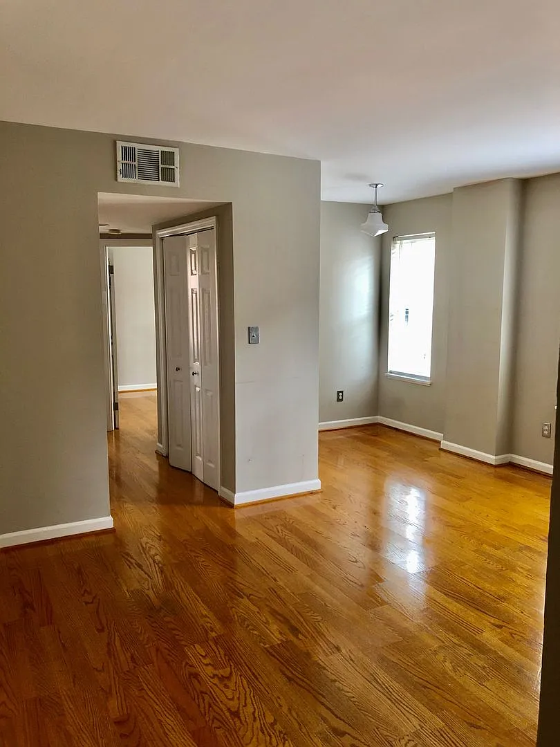 1750 Harvard St NW — Photo 2
