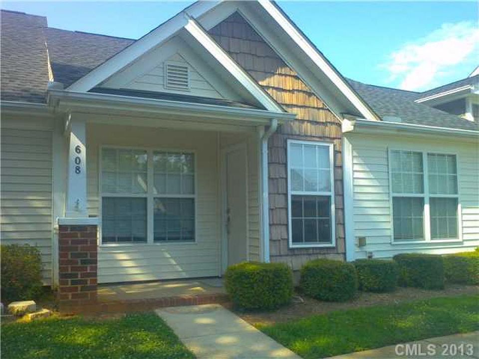 1st image of 608 Gable Dr #6