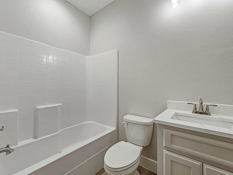 981 N Clinton St #102 — Photo 8