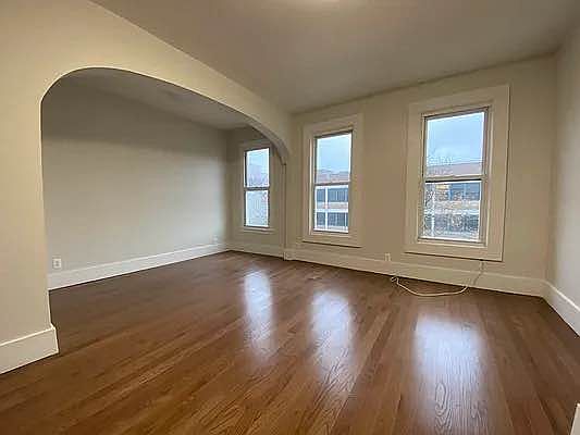 1st image of 542 Willoughby Ave #2A
