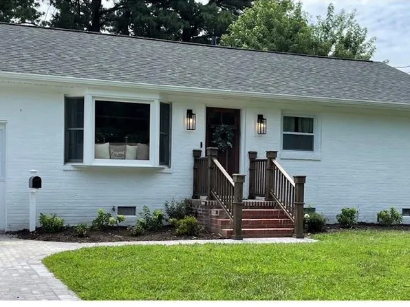 2809 Butternut Dr, Hampton, VA 23666