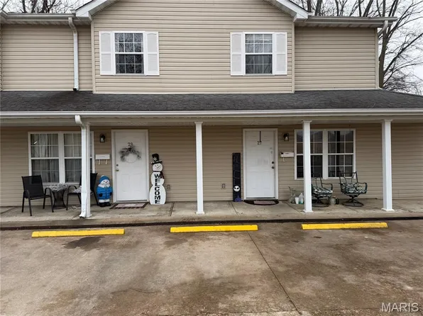 19 Westmount Dr, Farmington, MO 63640