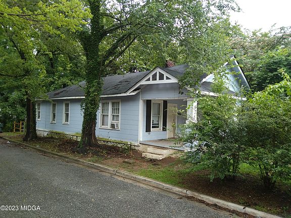 3rd image of 625 Anderson St