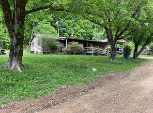 585 Randolph Rd, Marion, NC 28752