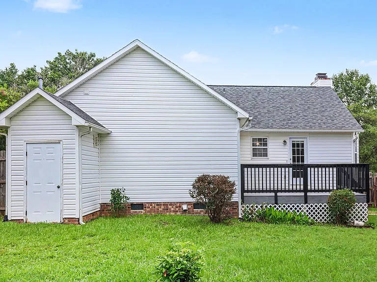 200 Waterford Dr — Photo 23