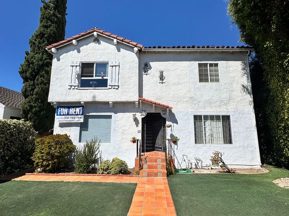 1941-1943 1/2 Bedford Ave #1943