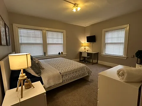 Majestic Home Centrally Located In The Quad Cities — Photo 3
