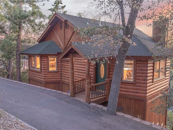 2nd image of 694 Villa Grove Ave