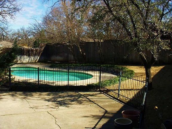2nd image of 2211 Wilson Dr