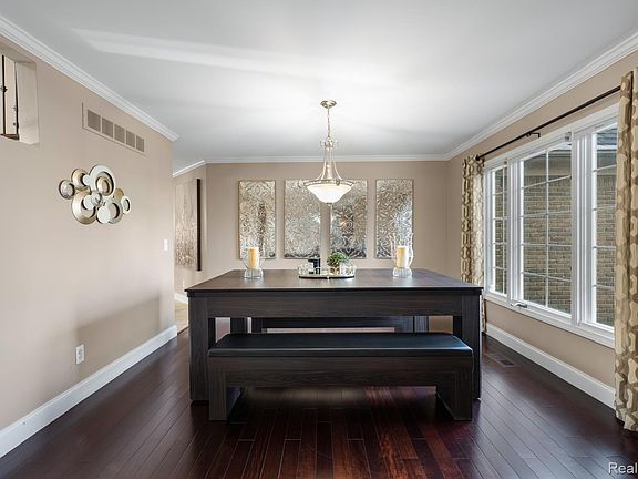 5th image of 45021 Riverwoods Dr