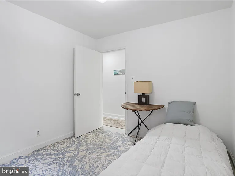 1581 N Colonial Ter #201X — Photo 19