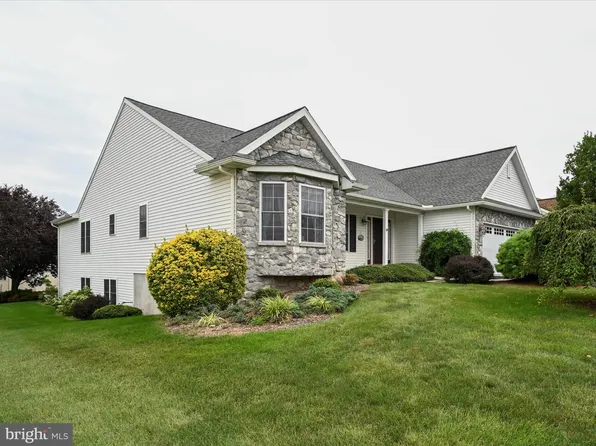 1013 Helm Ln, Reading, PA 19605