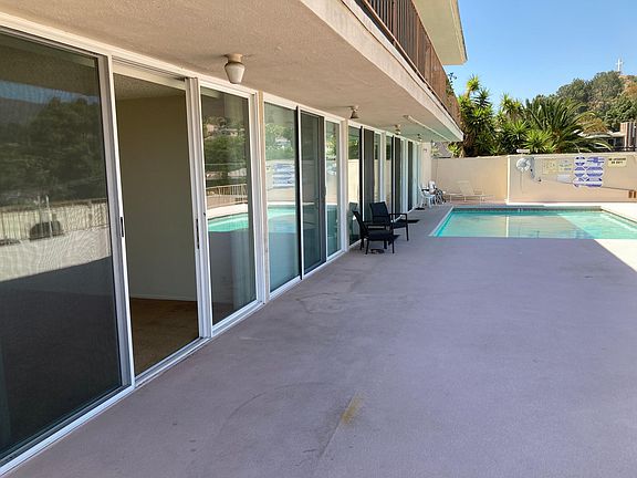 2nd image of 2211 N Cahuenga Blvd #402