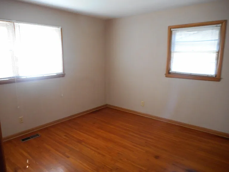 1515 S Barnes Ave — Photo 13