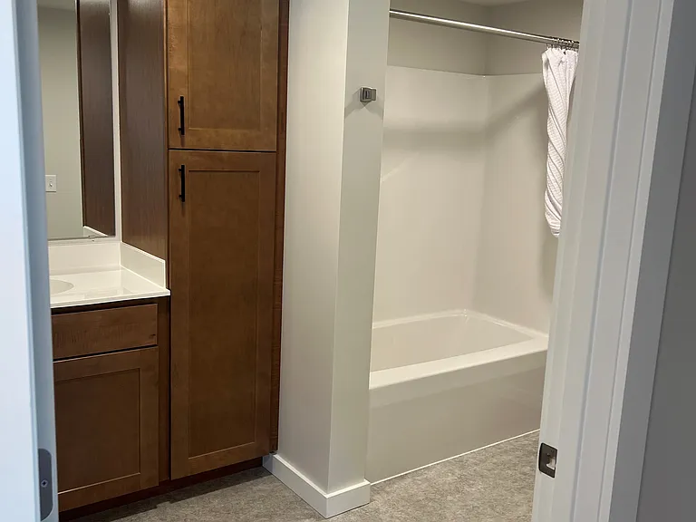 Fox Run Apartments — Photo 16