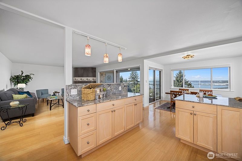 4th image of 715 N Garden Street #303