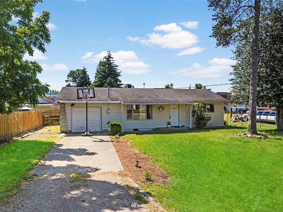 1st image of 3001 B St SE