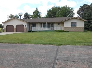 808 E Clay St, Elk point, SD 57025