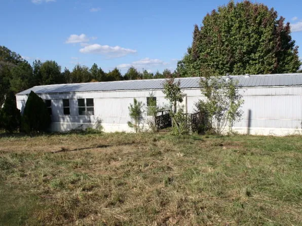 303 Berry Rd, Cedartown, GA 30125