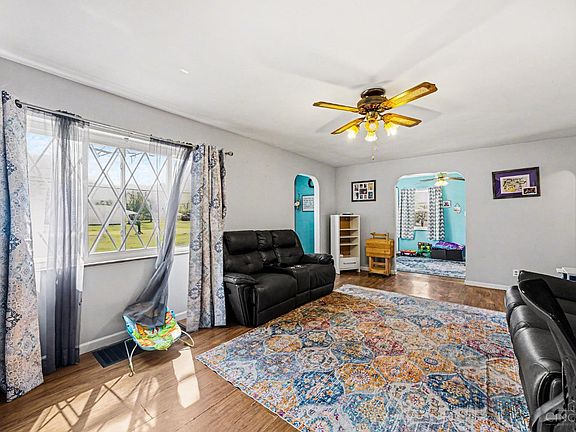 4th image of 722 Compton Rd