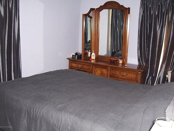 4th image of 358 Stuart Ave