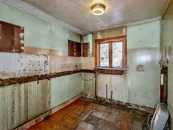 4th image of 43 Northwest Rd