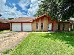1820 Aspen Ln, Seabrook, TX 77586