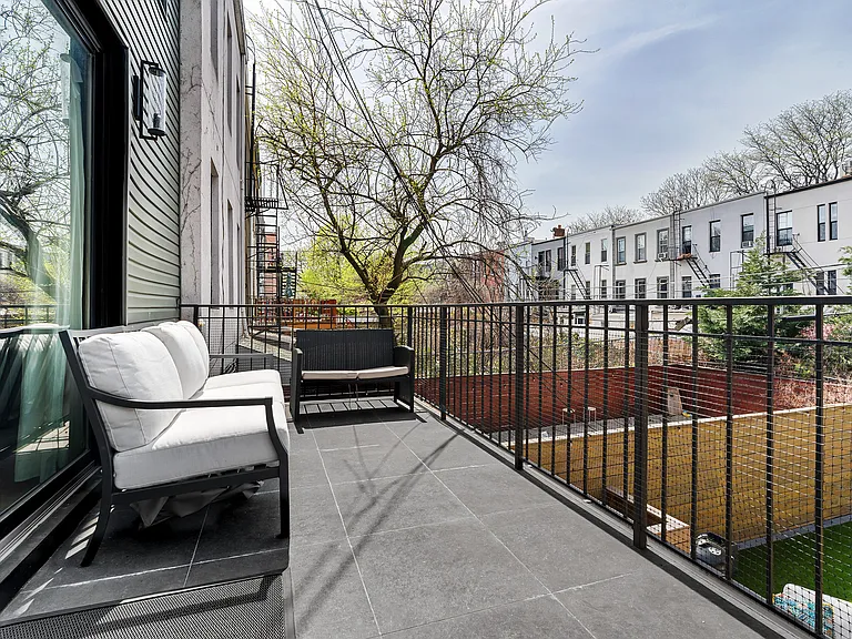 1217 Jefferson Ave #1 — Photo 16